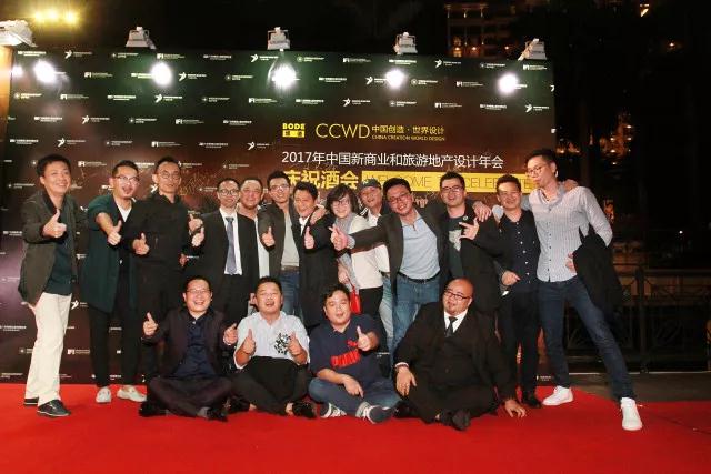 游輪慶祝酒會上設(shè)計師們盡情溝通 (1).jpg
